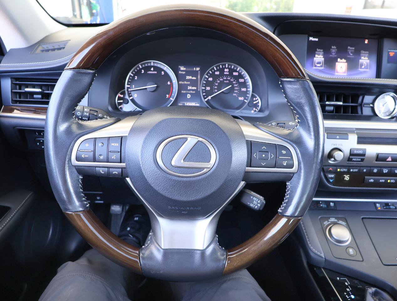 Used 2016 Lexus ES 350 w/ Premium Package w/Wood Trim FWD image 46