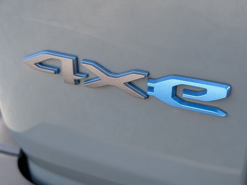 Used 2025 Jeep Wrangler Willys image 12