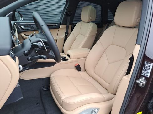 New 2026 Porsche Macan image 4