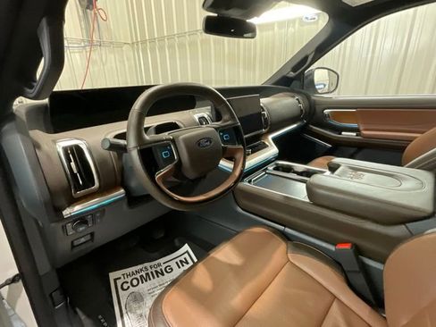 Used 2025 Ford Expedition King Ranch AWD/4WD image 9