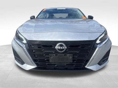 Used 2024 Nissan Altima 2.5 SV image 11