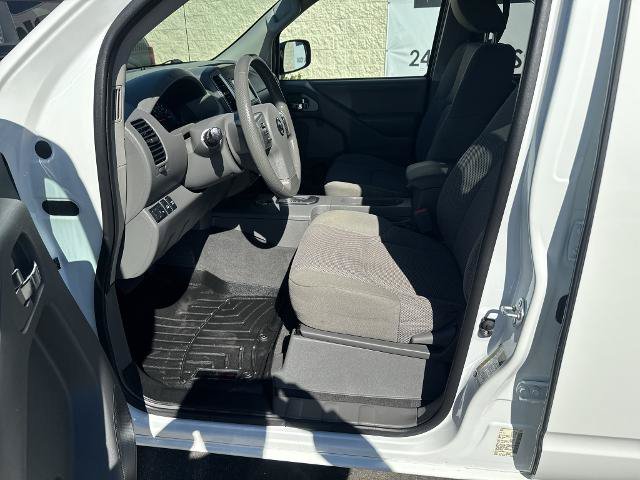 Used 2021 Nissan Frontier SV w/ Midnight Edition Floor Mats AWD/4WD image 9