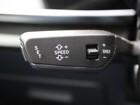 Certified 2025 Audi Q7 2.0T Premium Plus image 33