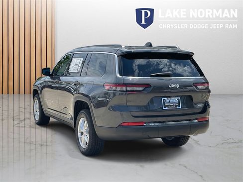 New 2025 Jeep Grand Cherokee L Laredo image 6