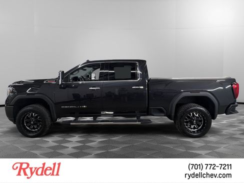 Used 2020 GMC Sierra 2500 Denali w/ Denali Ultimate Package AWD/4WD image 2