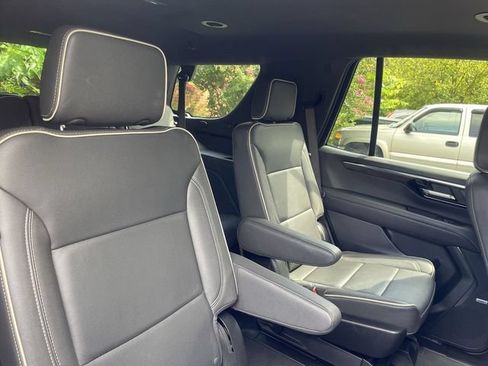 Used 2025 Chevrolet Tahoe Premier AWD/4WD image 22
