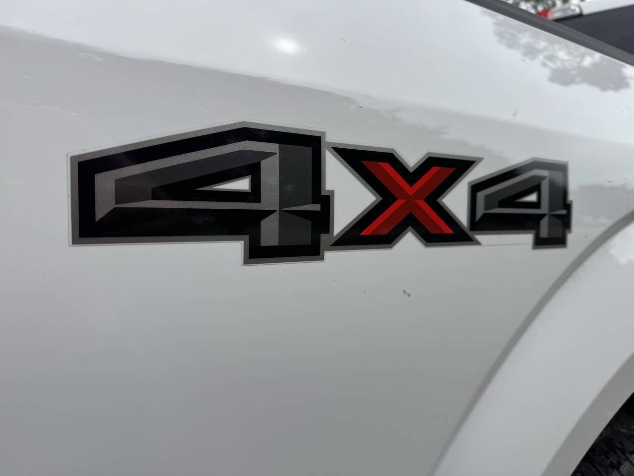 Used 2018 Ford F150 XLT w/ Equipment Group 302A Luxury AWD/4WD image 6