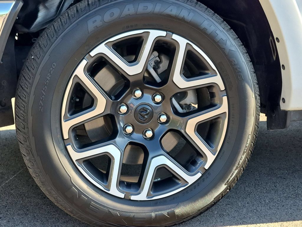 Used 2025 RAM 1500 Laramie AWD/4WD image 24