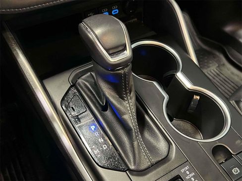 Used 2022 Toyota Highlander XSE image 32