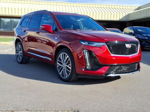 Used 2023 Cadillac XT6 Sport w/ LPO, Floor Liner Package image 3