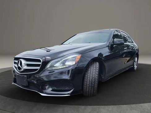 Used 2014 Mercedes-Benz E 350 4MATIC Sedan image 3