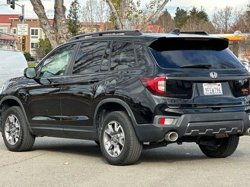 Used 2023 Honda Passport TrailSport image 6