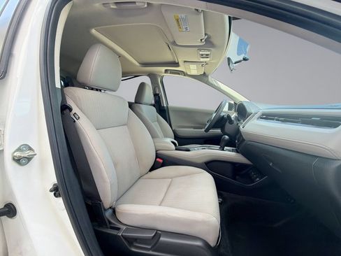 Used 2017 Honda HR-V EX image 16