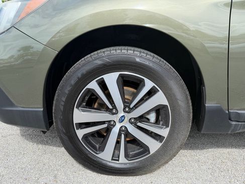 Used 2018 Subaru Outback 2.5i Limited AWD/4WD image 10