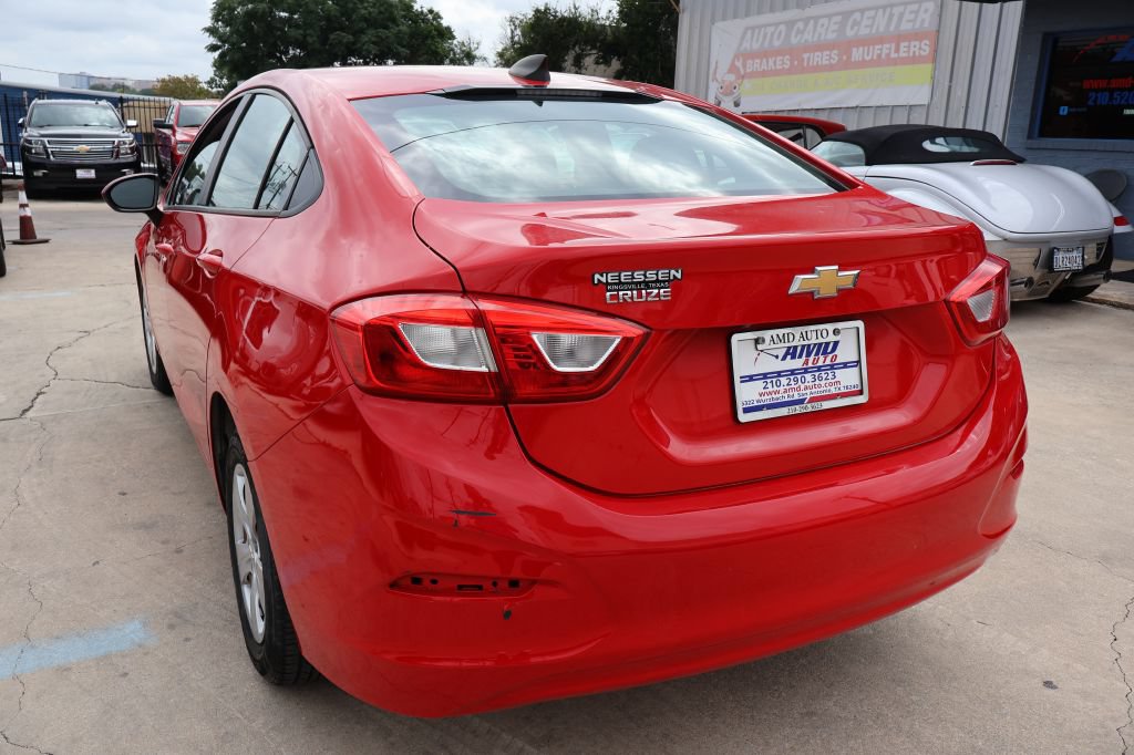 Used 2017 Chevrolet Cruze LS FWD image 5