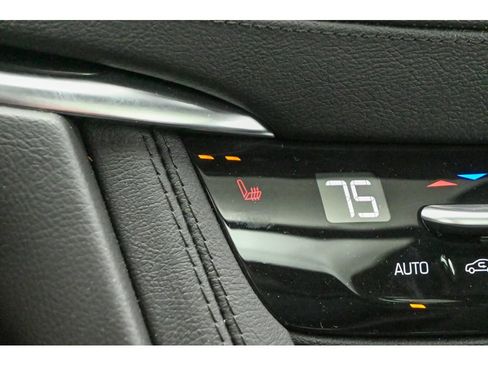 Used 2025 Cadillac XT6 Luxury image 47