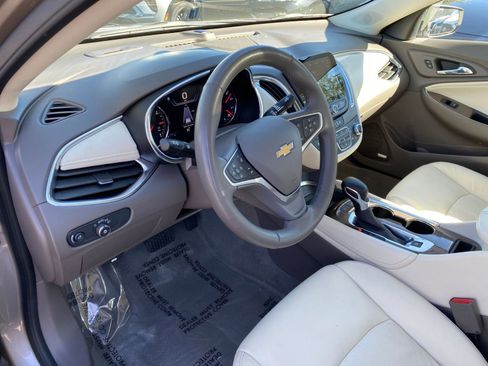 Used 2024 Chevrolet Malibu LT image 34