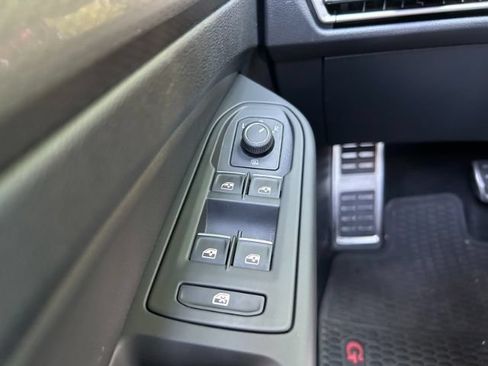 Used 2022 Volkswagen GTI SE FWD image 16