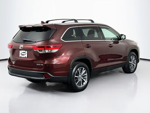 Used 2019 Toyota Highlander XLE AWD/4WD image 15