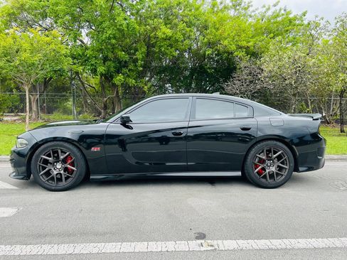 Used 2018 Dodge Charger R/T Scat Pack RWD image 2