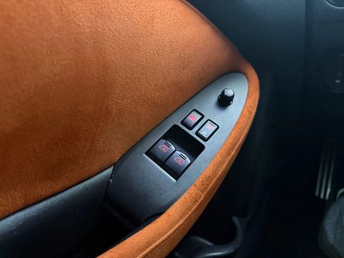 Used 2009 Nissan 370Z Touring image 14