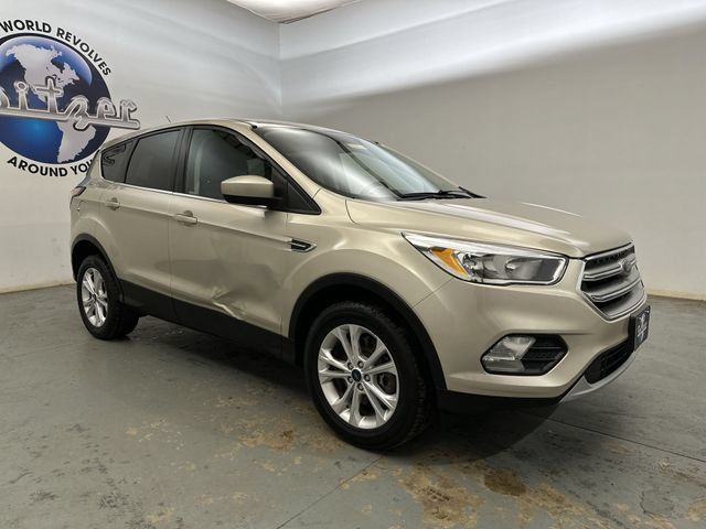 Used 2017 Ford Escape SE w/ SE Cold Weather Package AWD/4WD image 12