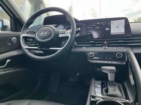 Used 2026 Hyundai Elantra Limited FWD image 29