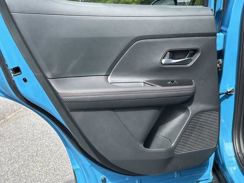 Certified 2025 Nissan Kicks SR FWD image 23
