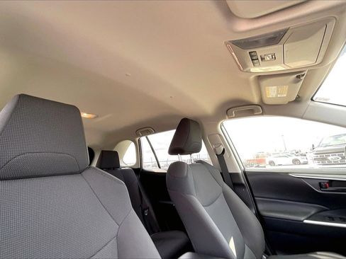 Used 2019 Toyota RAV4 LE image 27