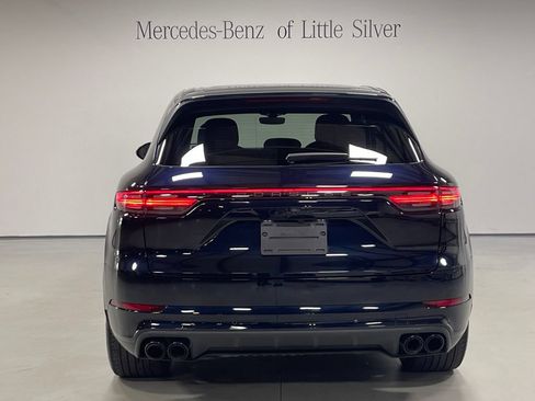 Used 2023 Porsche Cayenne AWD/4WD image 4