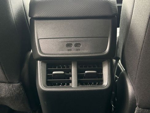 Used 2025 Chevrolet Equinox LT image 24