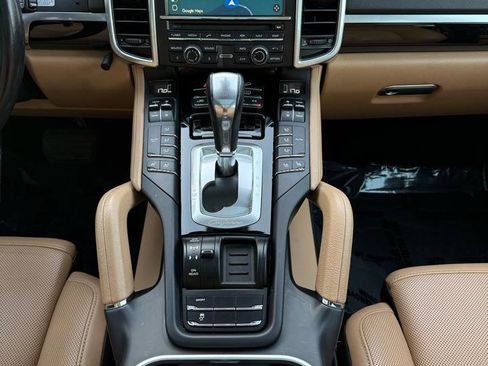 Used 2015 Porsche Cayenne Diesel AWD/4WD image 18