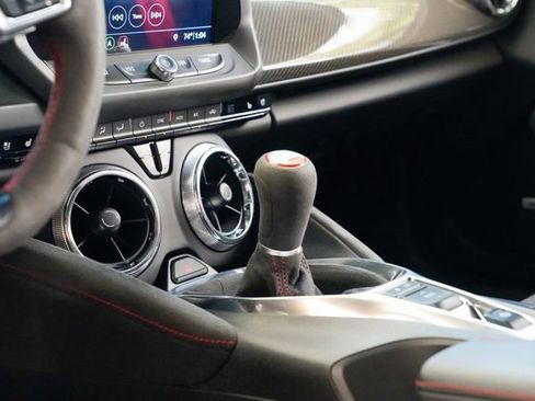 Used 2019 Chevrolet Camaro ZL1 image 58