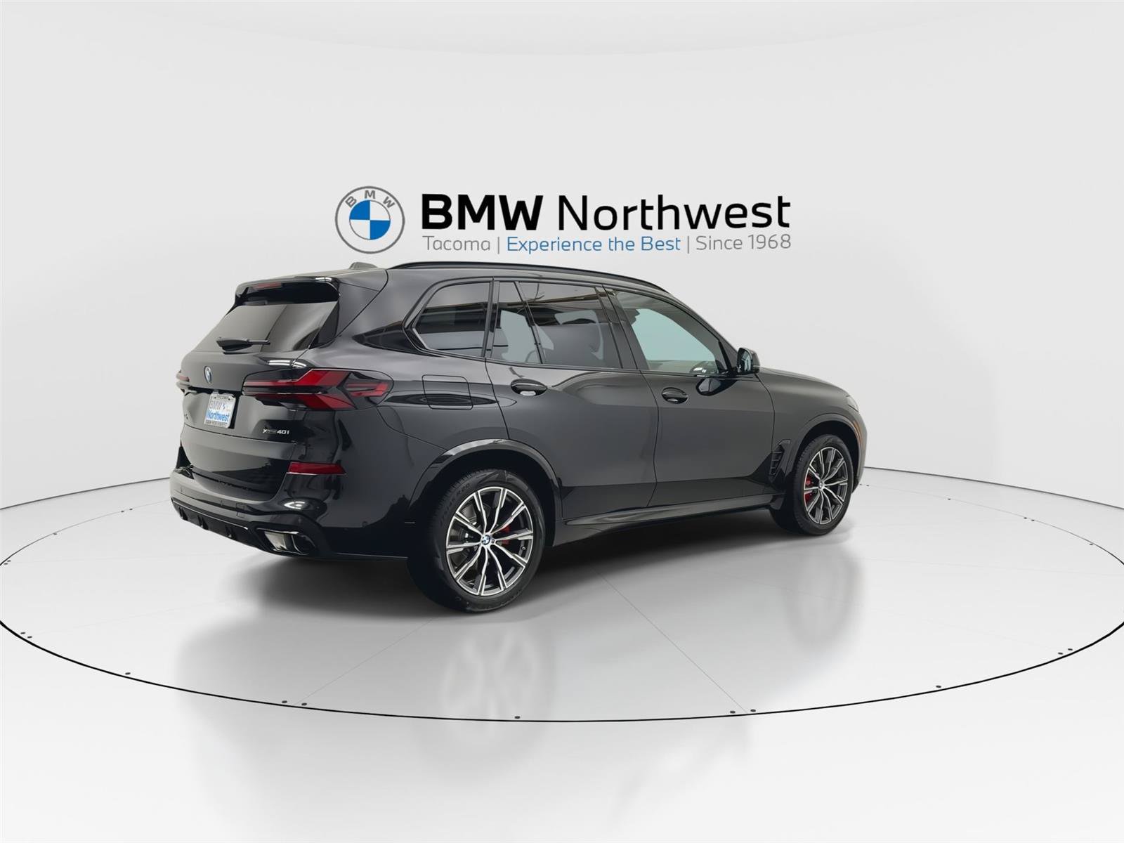 Used 2026 BMW X5 xDrive40i w/ M Sport Package AWD/4WD image 3