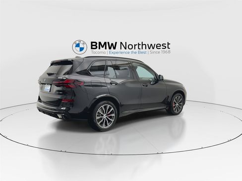 New 2026 BMW X5 xDrive40i w/ M Sport Package image 3