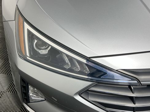 Used 2020 Hyundai Elantra SEL w/ Cargo Package (C1) FWD image 11