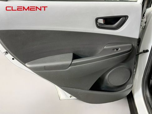 Used 2021 Hyundai Kona SE FWD image 28