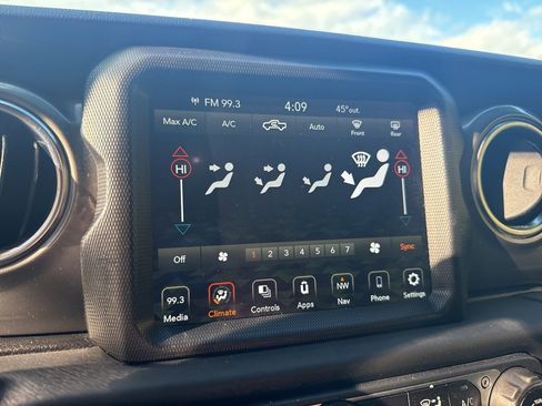 Used 2023 Jeep Gladiator Overland image 29