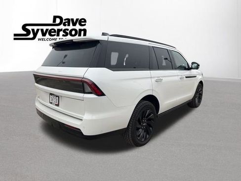 Used 2025 Lincoln Navigator Reserve w/ Jet Appearance Package image 5