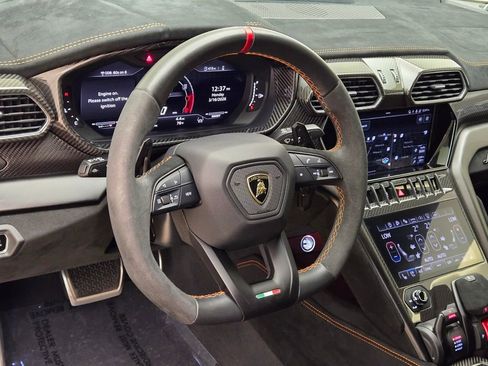 Used 2023 Lamborghini Urus Performante AWD/4WD image 36