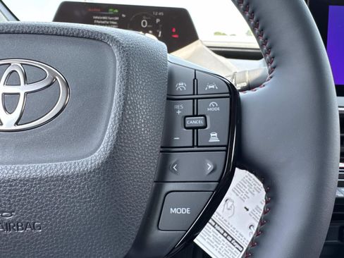 New 2026 Toyota Prius Plug-In Hybrid FWD image 11