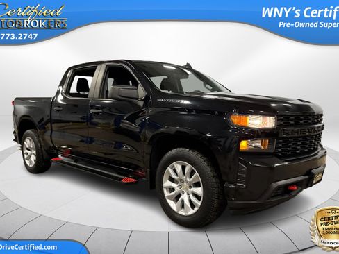 Used 2020 Chevrolet Silverado 1500 Custom w/ Custom Value Package image 3