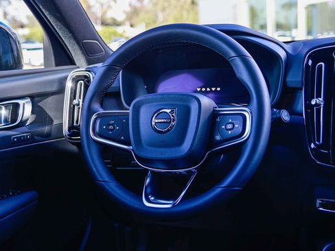 Used 2023 Volvo XC40 Recharge Core image 16