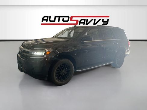 Used 2023 Ford Expedition XLT AWD/4WD image 3