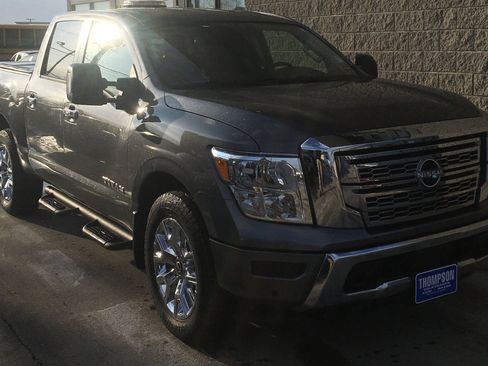 Used 2024 Nissan Titan SV w/ SV Convenience Package image 1