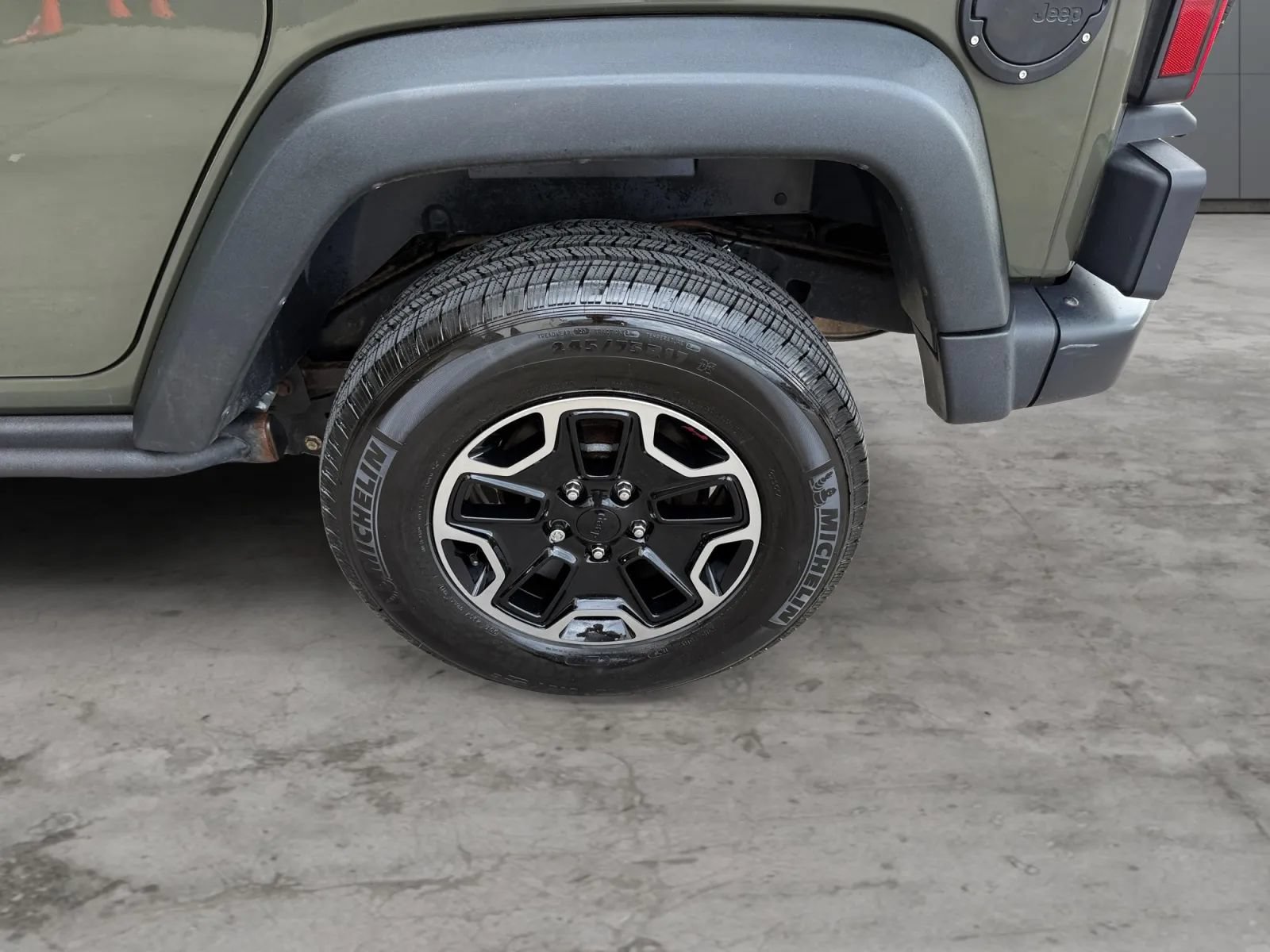 Used 2015 Jeep Wrangler Unlimited Rubicon AWD/4WD image 43