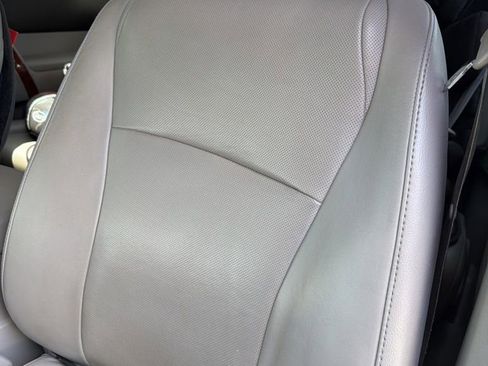 Used 2013 Toyota Highlander Limited image 5