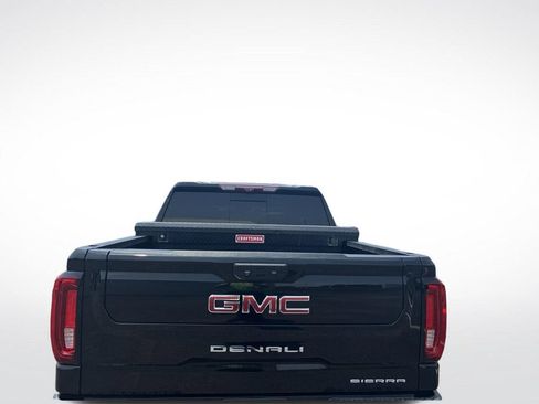 Used 2022 GMC Sierra 1500 Denali w/ Technology Package AWD/4WD image 3