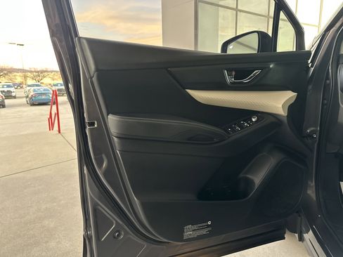 Used 2021 Subaru Ascent Premium w/ Convenience Package image 9