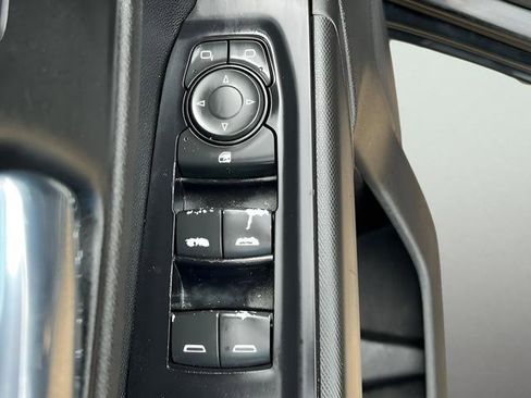 Used 2020 Chevrolet Silverado 1500 Custom w/ Custom Value Package image 13